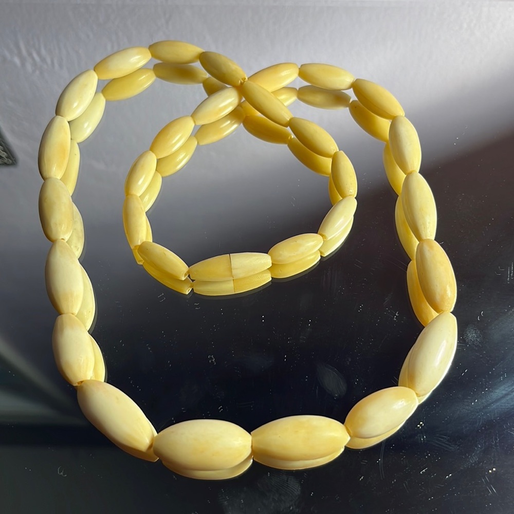 BEADED NECKLACE